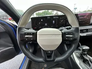 Sedán de 4 puertas Kia K4 GT-Line 2025