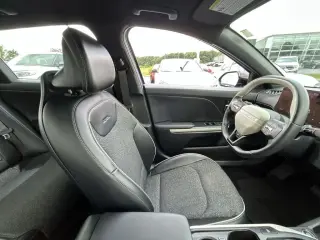 Sedán de 4 puertas Kia K4 GT-Line 2025