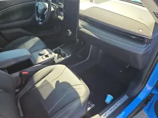 Ford Mustang Mach-E 2023 Premium SUV de 4 puertas