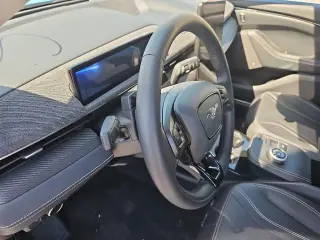 Ford Mustang Mach-E 2023 Premium SUV de 4 puertas