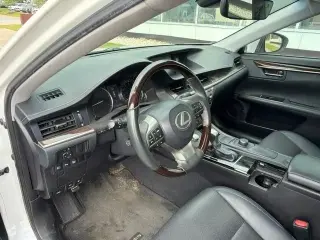 Sedán de 4 puertas Lexus ES 350 2017
