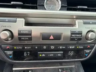 Sedán de 4 puertas Lexus ES 350 2017