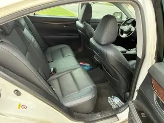 Sedán de 4 puertas Lexus ES 350 2017