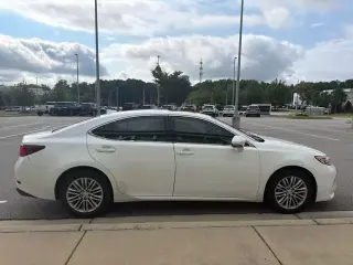 Sedán de 4 puertas Lexus ES 350 2017