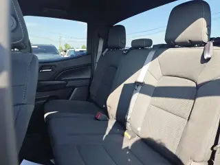 GMC Canyon 2024 4x2 Elevation 4 puertas Cabina Doble batea de 5 pies