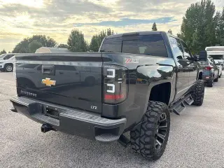 Chevrolet Silverado 1500 2017 4x4 LTZ Cabina Doble de 4 puertas y caja corta de 5.8 pies