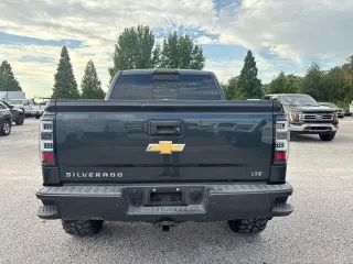 Chevrolet Silverado 1500 2017 4x4 LTZ Cabina Doble de 4 puertas y caja corta de 5.8 pies