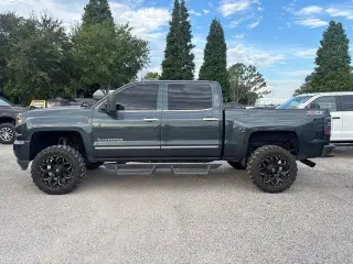 Chevrolet Silverado 1500 2017 4x4 LTZ Cabina Doble de 4 puertas y caja corta de 5.8 pies