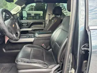 Chevrolet Silverado 1500 2017 4x4 LTZ Cabina Doble de 4 puertas y caja corta de 5.8 pies