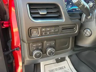 Chevrolet Suburban 2022 4x4 RST SUV de 4 puertas