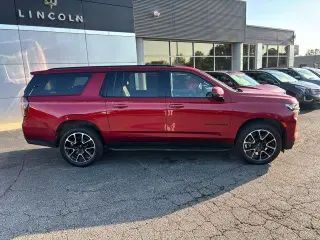 Chevrolet Suburban 2022 4x4 RST SUV de 4 puertas