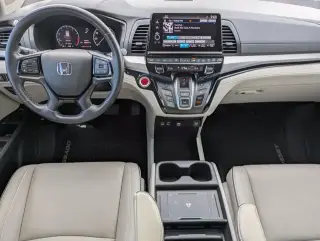 Honda Odyssey 2025 Touring Miniván de 4 puertas