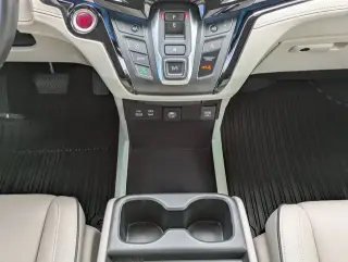 Honda Odyssey 2025 Touring Miniván de 4 puertas