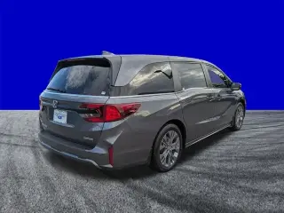 Honda Odyssey 2025 Touring Miniván de 4 puertas