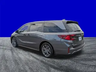 Honda Odyssey 2025 Touring Miniván de 4 puertas