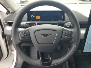 Ford Mustang Mach-E 2023 AWD Select SUV de 4 puertas
