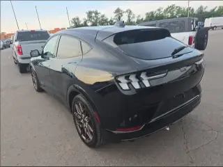 Ford Mustang Mach-E 2025 AWD GT SUV de 4 puertas