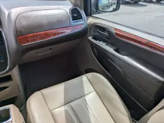 Chrysler Town and Country 2016 Touring Miniván de 4 puertas