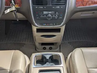 Chrysler Town and Country 2016 Touring Miniván de 4 puertas