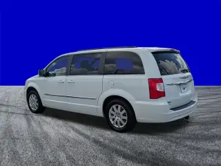 Chrysler Town and Country 2016 Touring Miniván de 4 puertas