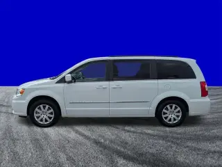 Chrysler Town and Country 2016 Touring Miniván de 4 puertas