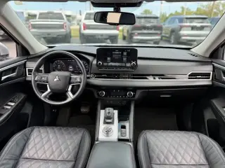 Mitsubishi Outlander 2022 AWD SEL Edición Especial 4p SUV