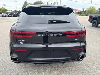 Genesis GV70 2024 AWD 2.5T Standard 4p SUV