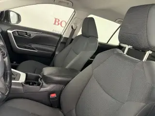 Toyota RAV4 2022 LE 4p SUV