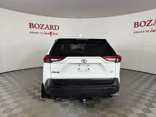 Toyota RAV4 2022 LE 4p SUV