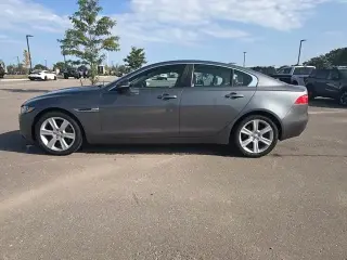 Jaguar XE 2018 AWD 25t Premium 4p Sedan