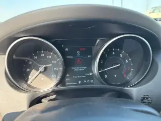 Jaguar XE 2018 AWD 25t Premium 4p Sedan
