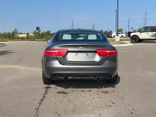 Jaguar XE 2018 AWD 25t Premium 4p Sedan