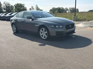 Jaguar XE 2018 AWD 25t Premium 4p Sedan