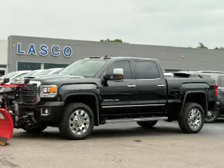 GMC Sierra 2500HD 2018 4x4 Denali 4p Crew Cab SB