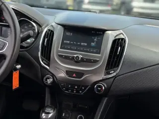 Chevrolet Cruze 2017 LT Auto 4p Sedan
