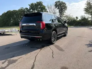 GMC Yukon 2021 4x4 Denali 4p SUV
