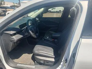 Ford Mustang Mach-E 2023 Premium 4p SUV
