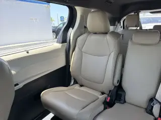 Toyota Sienna 2024 XLE 8-Pasajeros 4p Minivan