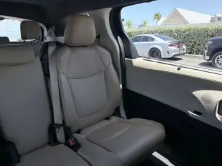 Toyota Sienna 2024 XLE 8-Pasajeros 4p Minivan