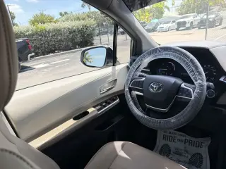 Toyota Sienna 2024 XLE 8-Pasajeros 4p Minivan