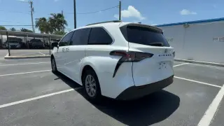 Toyota Sienna 2024 XLE 8-Pasajeros 4p Minivan