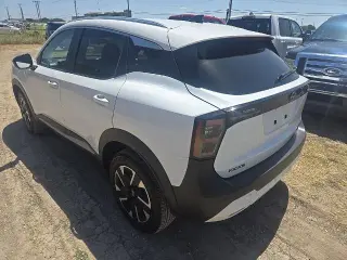 Nissan Kicks 2026 AWD SV 4p Crossover