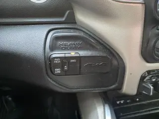 Ram 2500 2019 4x4 Laramie 4p Camión Mega Cub 6,3 ft. SB Cabina Grande