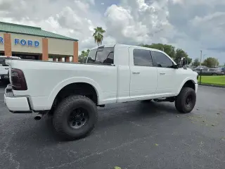 Ram 2500 2019 4x4 Laramie 4p Camión Mega Cub 6,3 ft. SB Cabina Grande