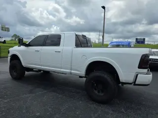 Ram 2500 2019 4x4 Laramie 4p Camión Mega Cub 6,3 ft. SB Cabina Grande