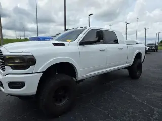 Ram 2500 2019 4x4 Laramie 4p Camión Mega Cub 6,3 ft. SB Cabina Grande