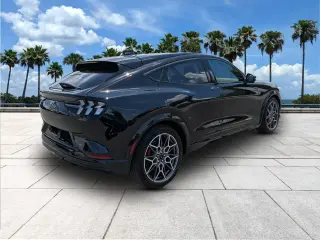 Ford Mustang Mach-E 2024 AWD GT 4p SUV
