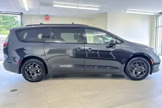 Chrysler Pacifica Hybrid 2021 Touring L Minivan 4p