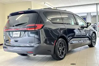 Chrysler Pacifica Hybrid 2021 Touring L Minivan 4p