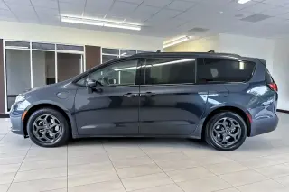 Chrysler Pacifica Hybrid 2021 Touring L Minivan 4p